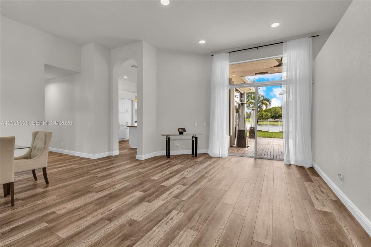 950 Marina Dr , Weston, FL 33327 Photo