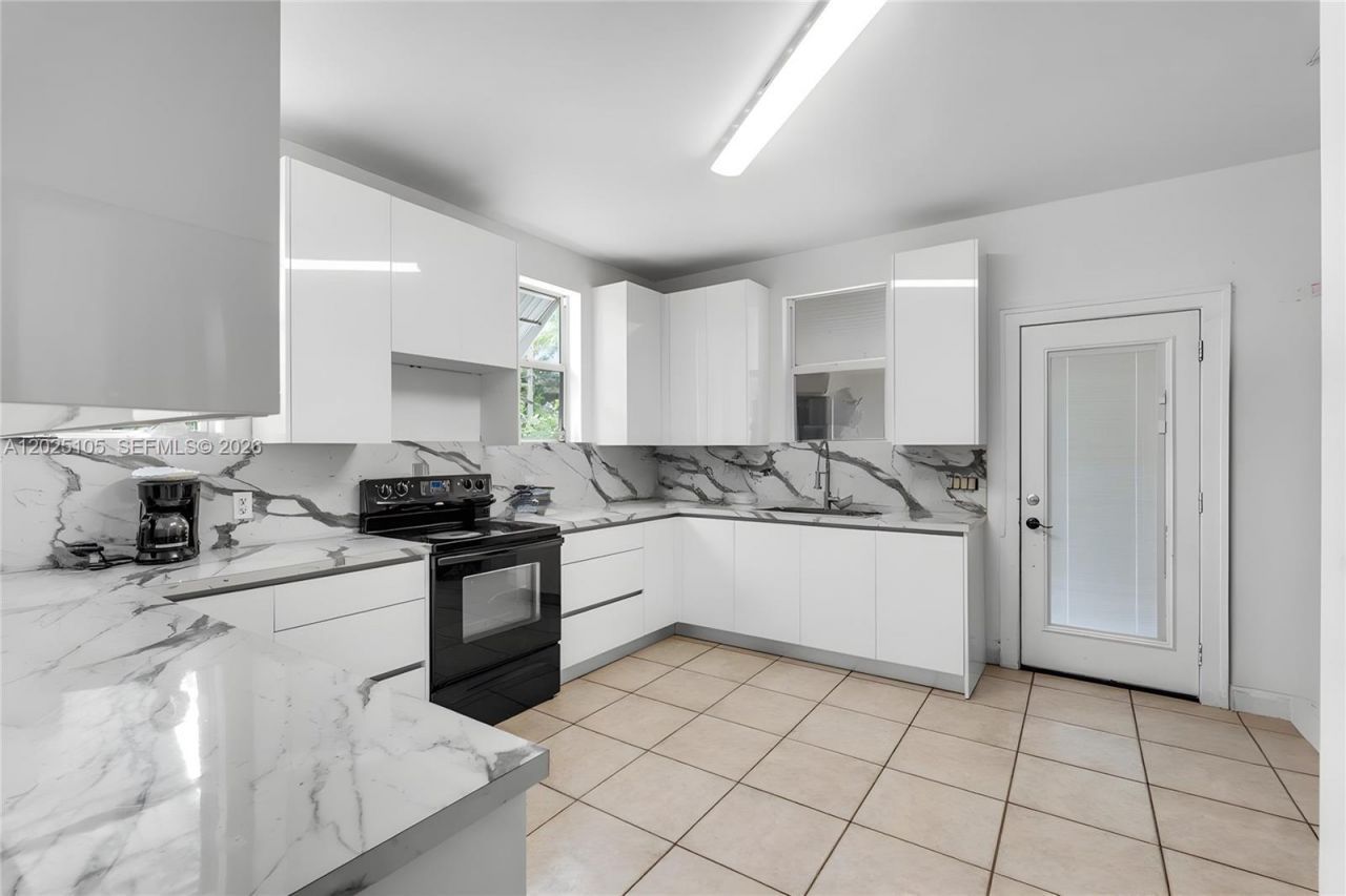 137 NW 20th St , Homestead, FL 33030 Photo