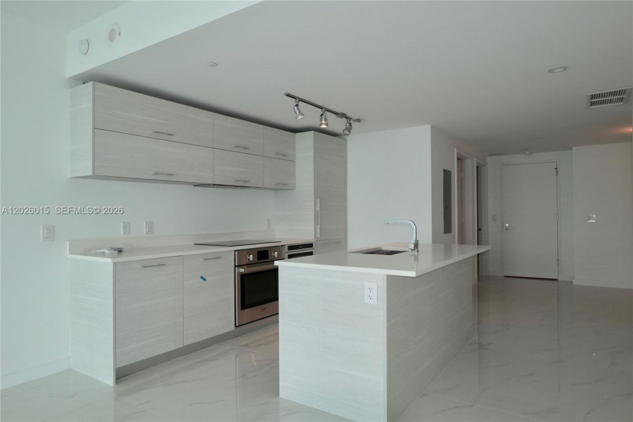 650 NE 32 , Unit 1906, Miami, FL 33137 Photo