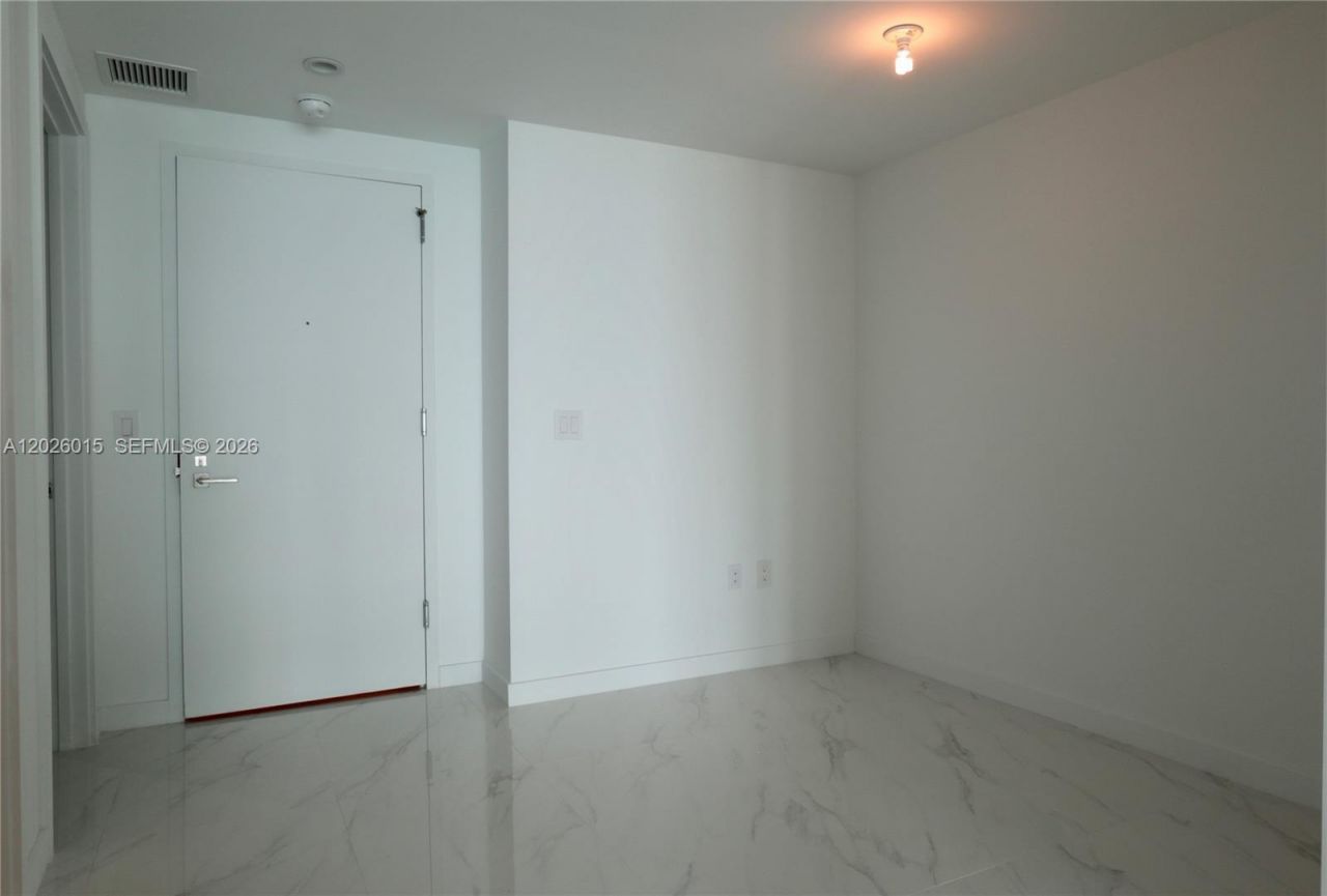 650 NE 32 , Unit 1906, Miami, FL 33137 Photo