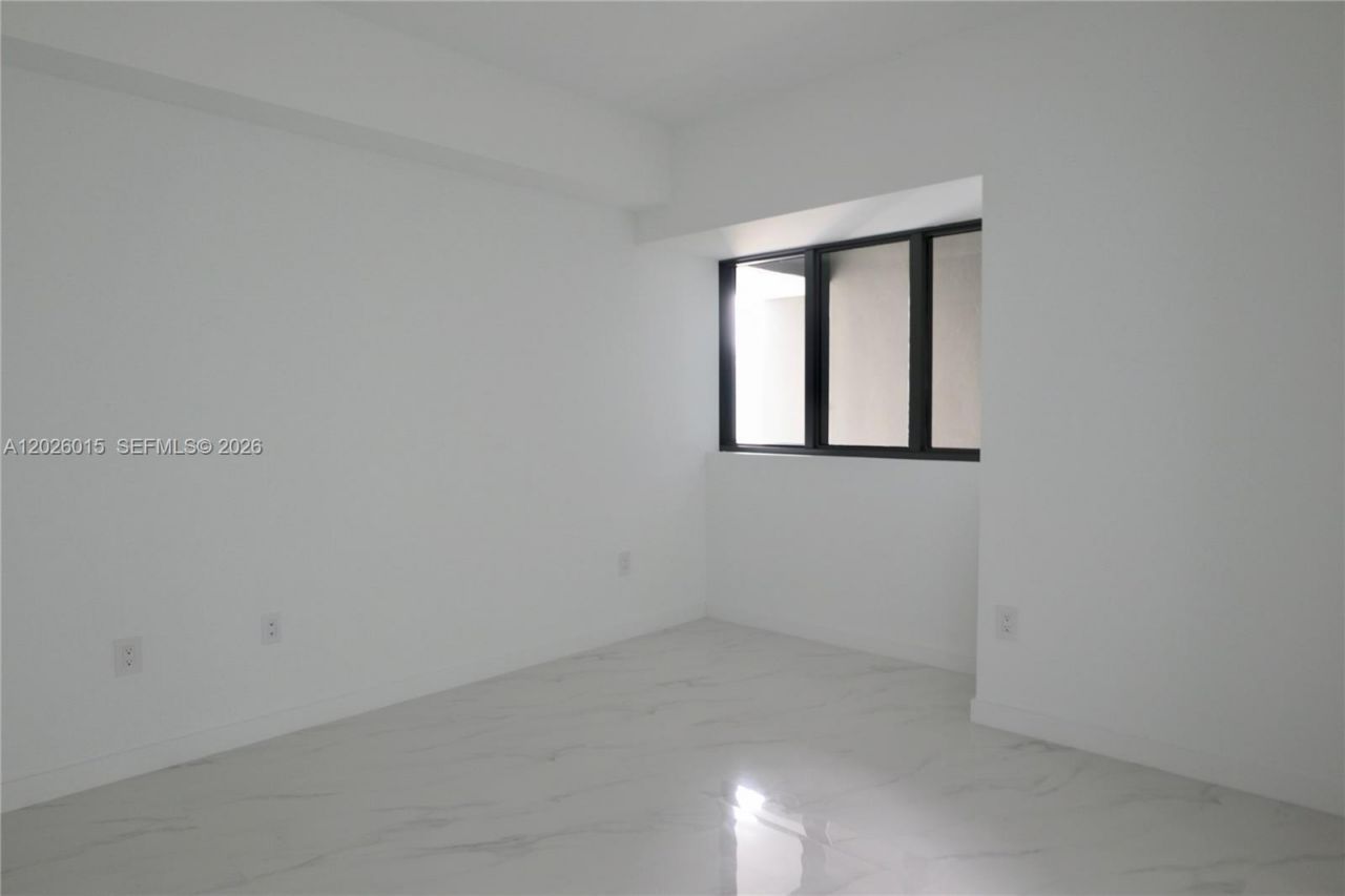 650 NE 32 , Unit 1906, Miami, FL 33137 Photo