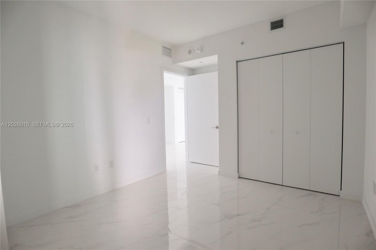 650 NE 32 , Unit 1906, Miami, FL 33137 Photo