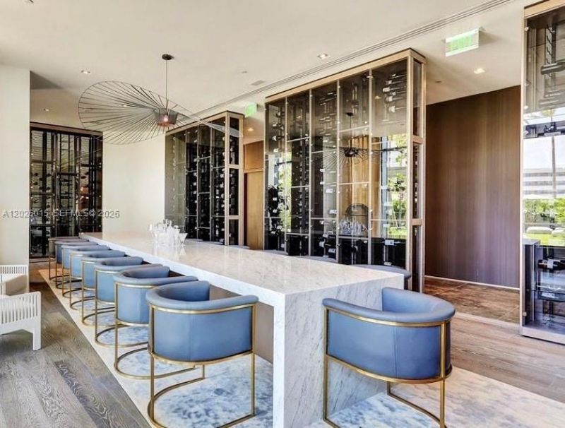 650 NE 32 , Unit 1906, Miami, FL 33137 Photo