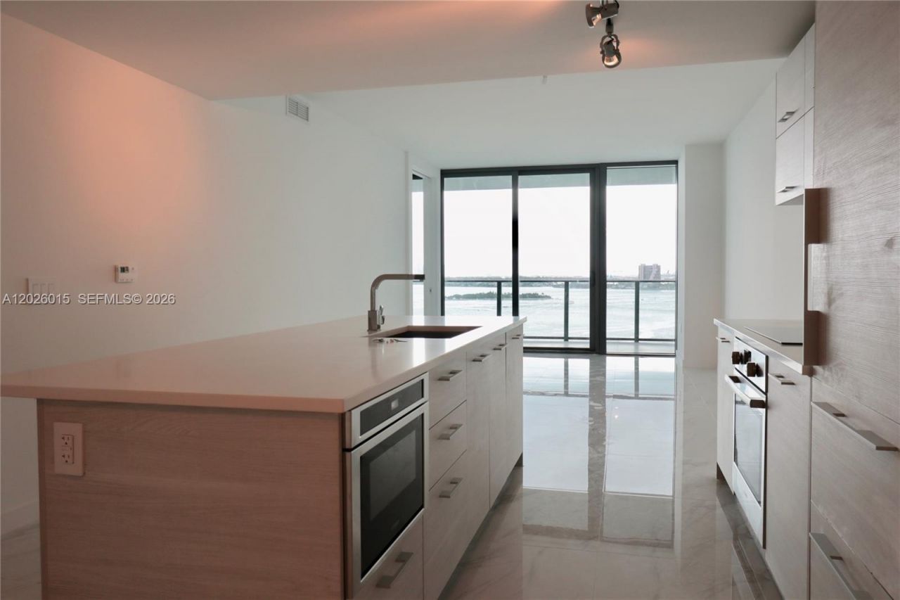 650 NE 32 , Unit 1906, Miami, FL 33137 Photo