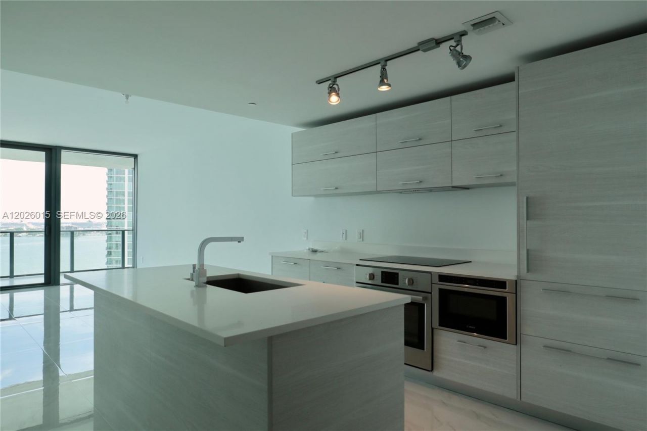 650 NE 32 , Unit 1906, Miami, FL 33137 Photo