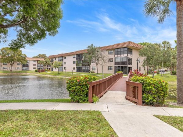 4950 E Sabal Palm Blvd , Unit 106, Tamarac, FL 33319