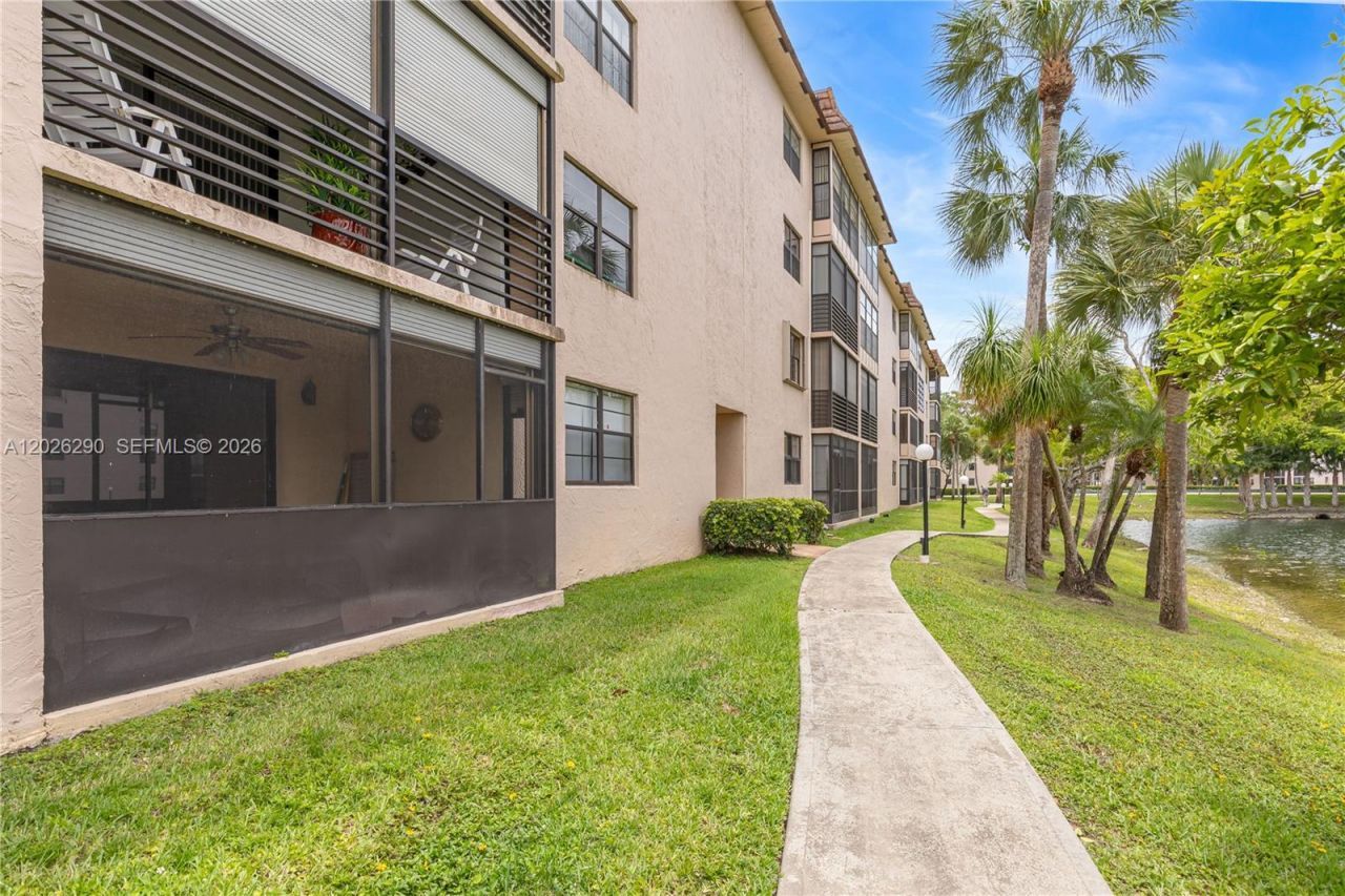 4950 E Sabal Palm Blvd , Unit 106, Tamarac, FL 33319 Photo
