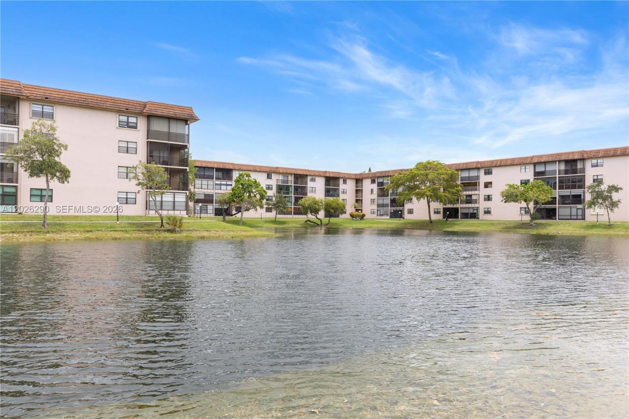 4950 E Sabal Palm Blvd , Unit 106, Tamarac, FL 33319 Photo