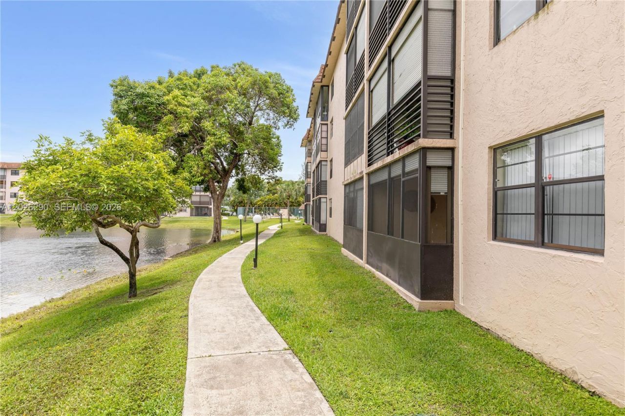 4950 E Sabal Palm Blvd , Unit 106, Tamarac, FL 33319 Photo