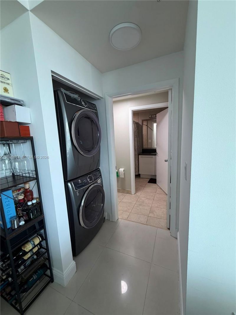 90 SW 3rd St, Unit 4006, Miami, FL 33130 Photo