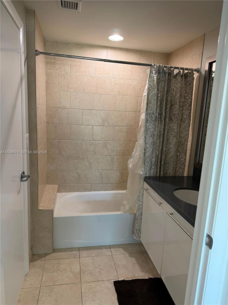 90 SW 3rd St, Unit 4006, Miami, FL 33130 Photo