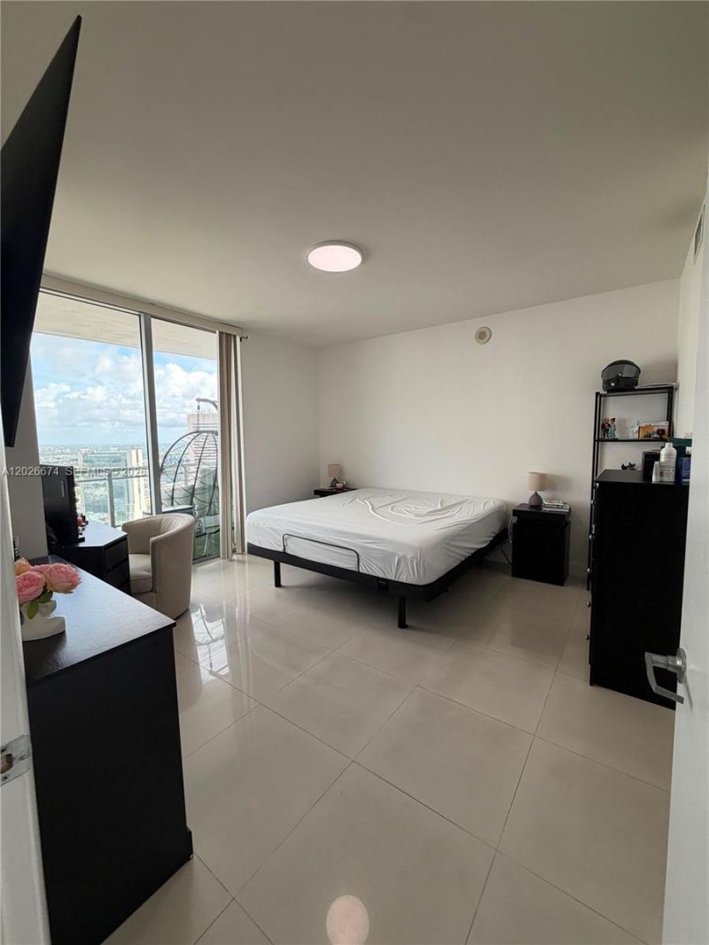 90 SW 3rd St, Unit 4006, Miami, FL 33130 Photo