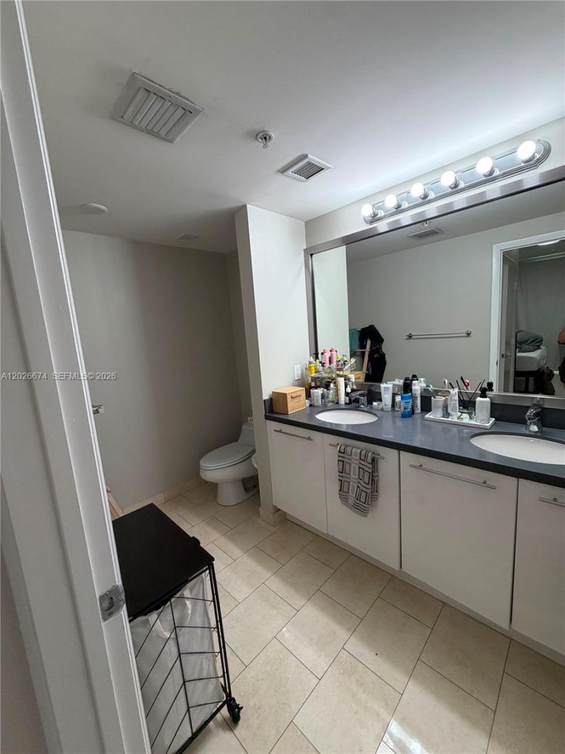 90 SW 3rd St, Unit 4006, Miami, FL 33130 Photo