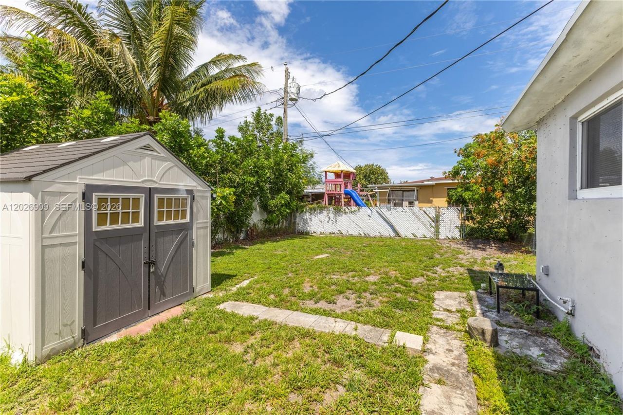 1870 SW 42nd Ter , Fort Lauderdale, FL 33317 Photo