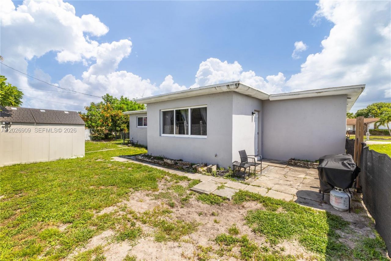 1870 SW 42nd Ter , Fort Lauderdale, FL 33317 Photo