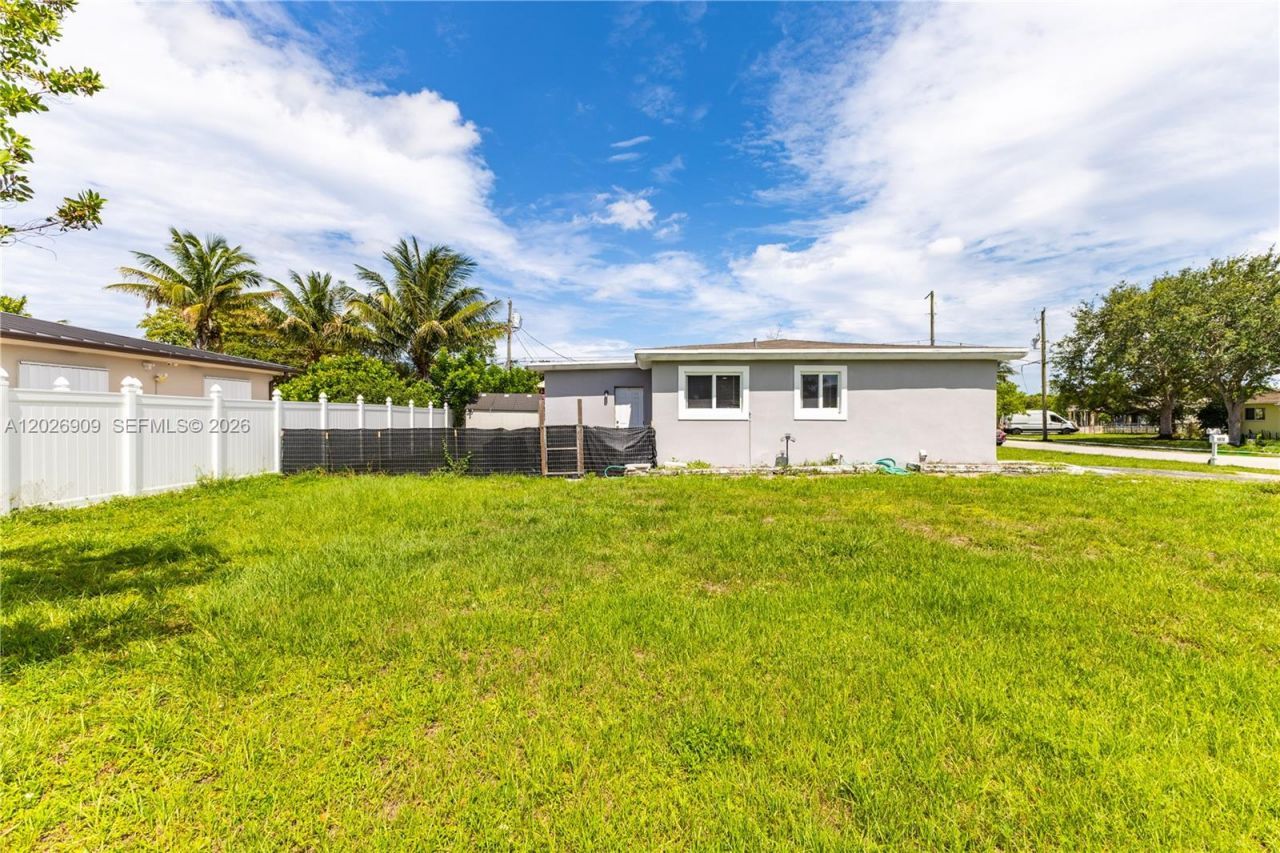 1870 SW 42nd Ter , Fort Lauderdale, FL 33317 Photo