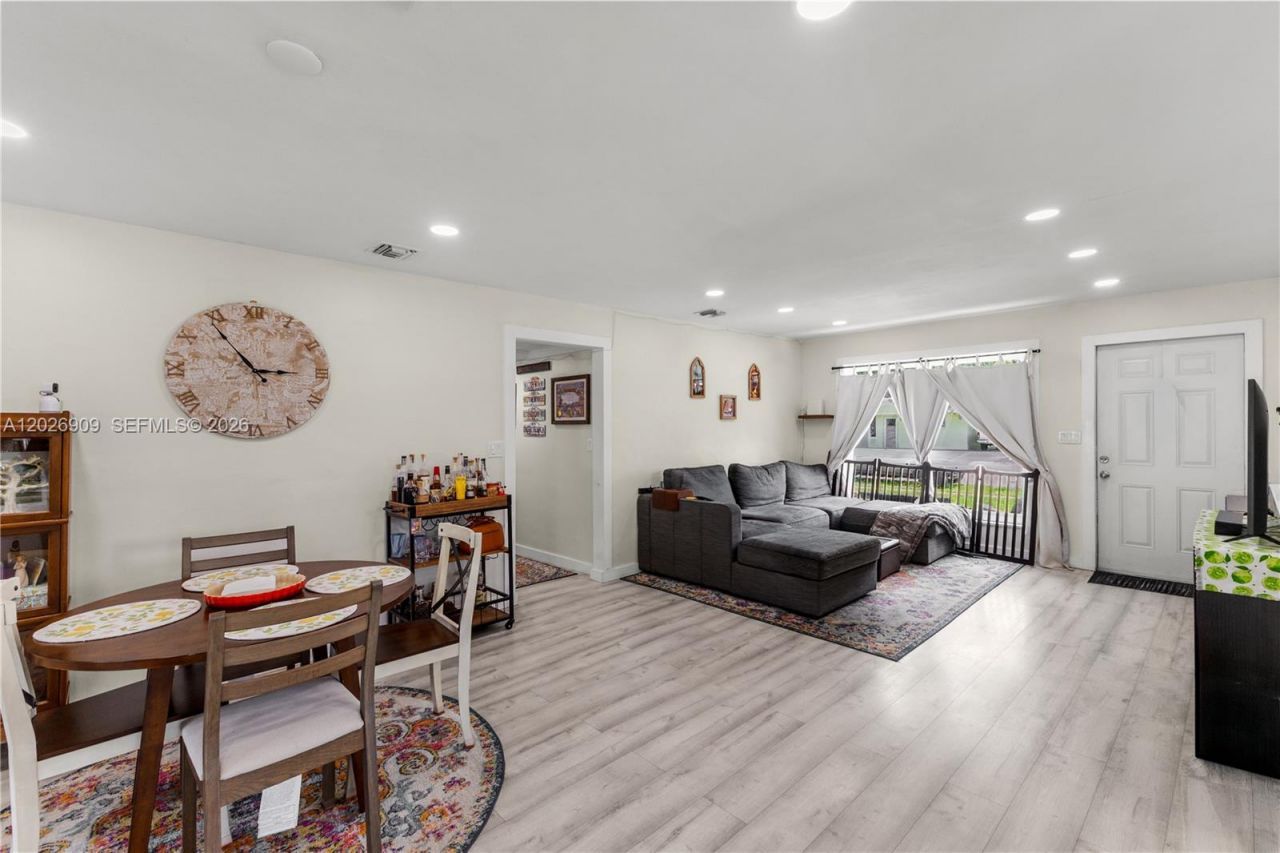 1870 SW 42nd Ter , Fort Lauderdale, FL 33317 Photo