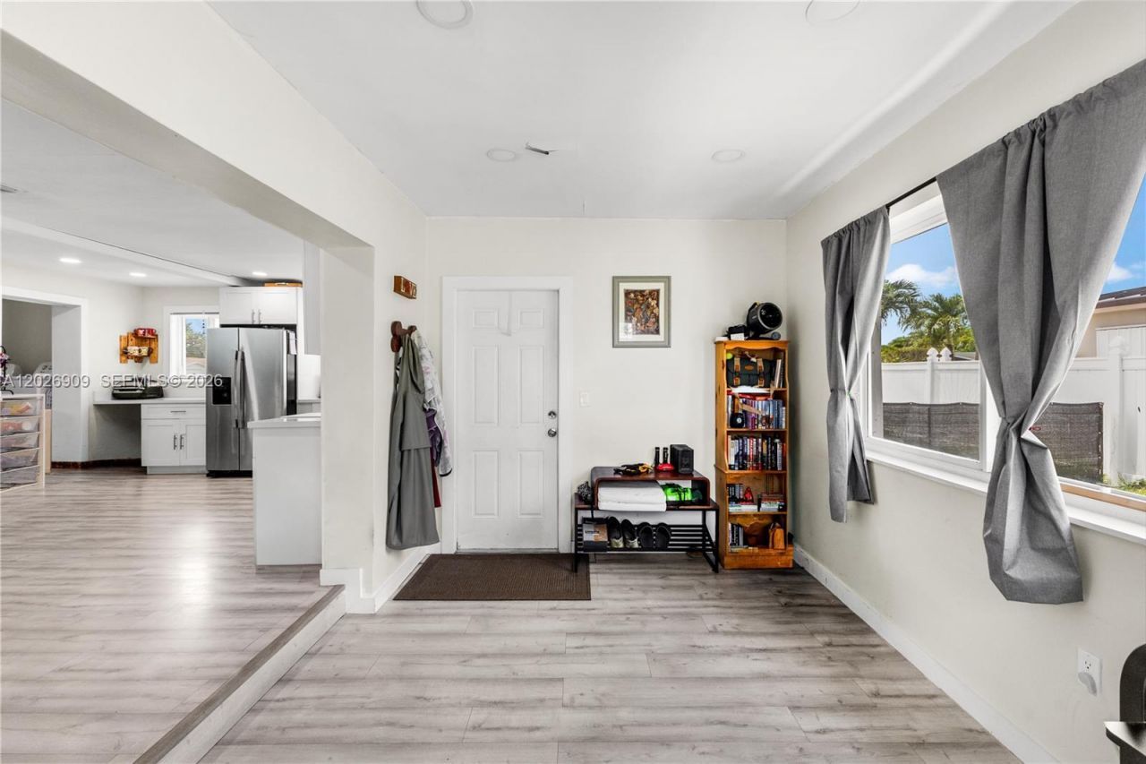 1870 SW 42nd Ter , Fort Lauderdale, FL 33317 Photo