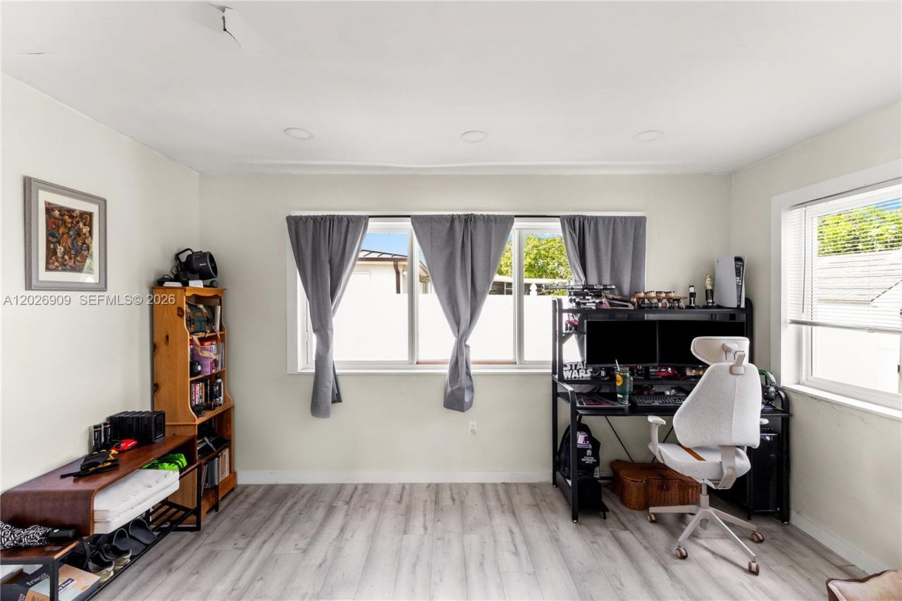 1870 SW 42nd Ter , Fort Lauderdale, FL 33317 Photo