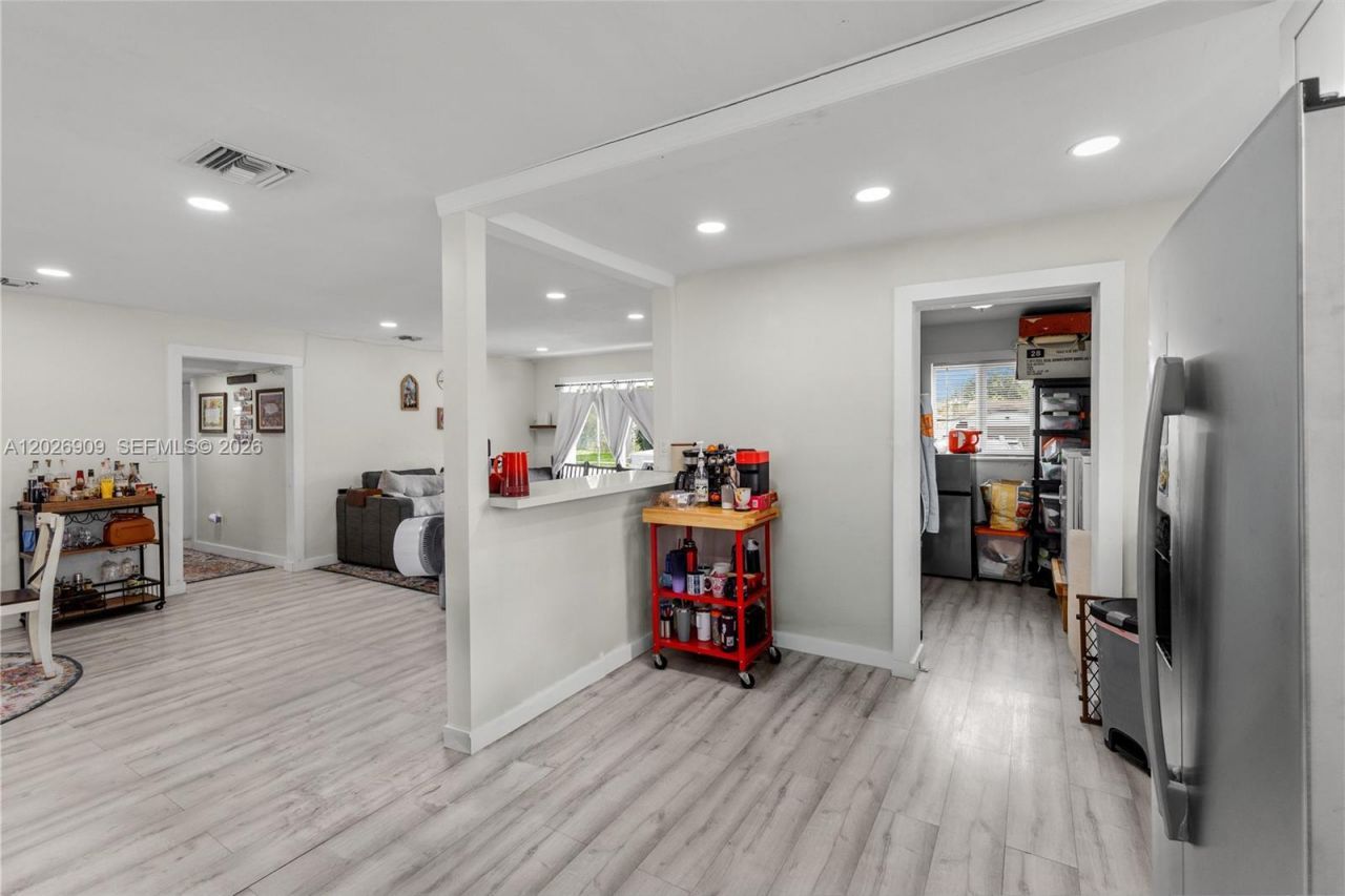 1870 SW 42nd Ter , Fort Lauderdale, FL 33317 Photo
