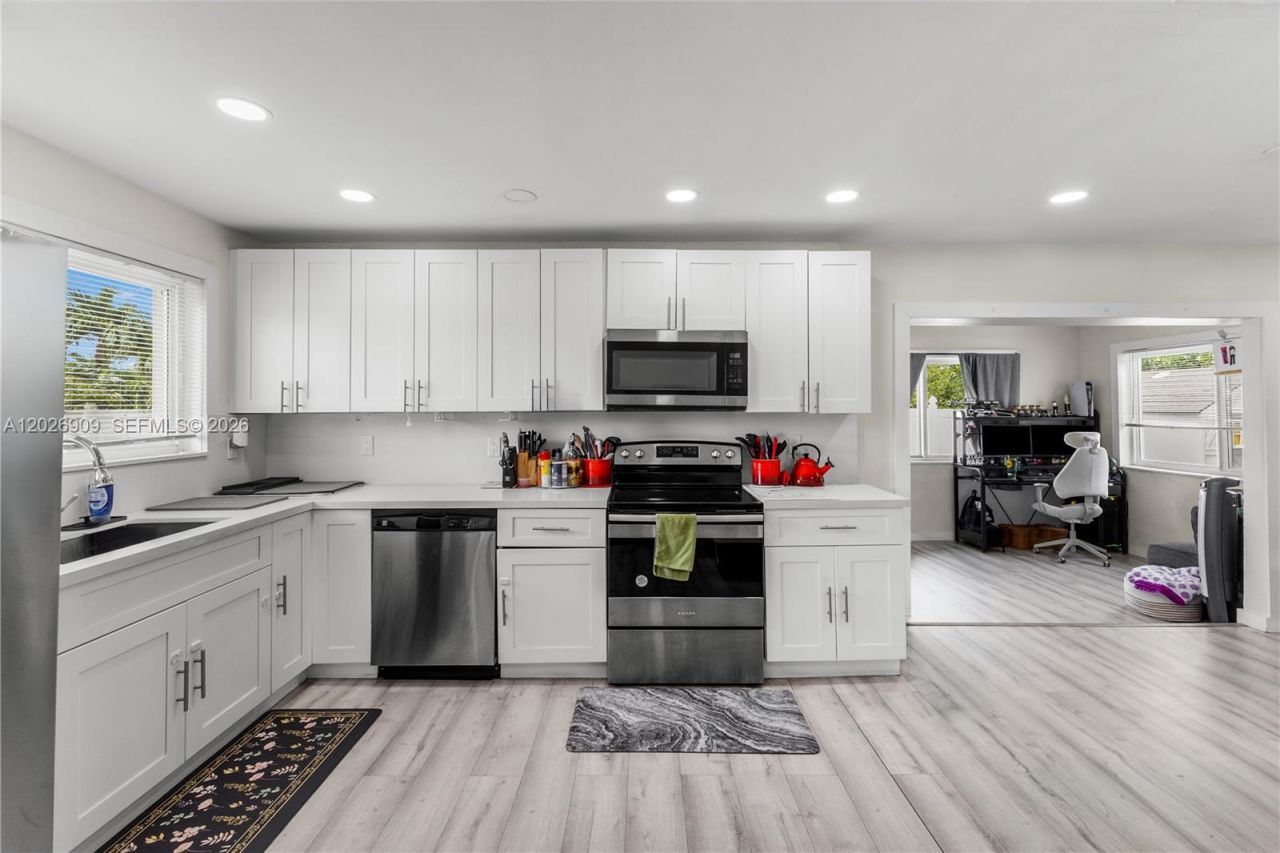 1870 SW 42nd Ter , Fort Lauderdale, FL 33317 Photo