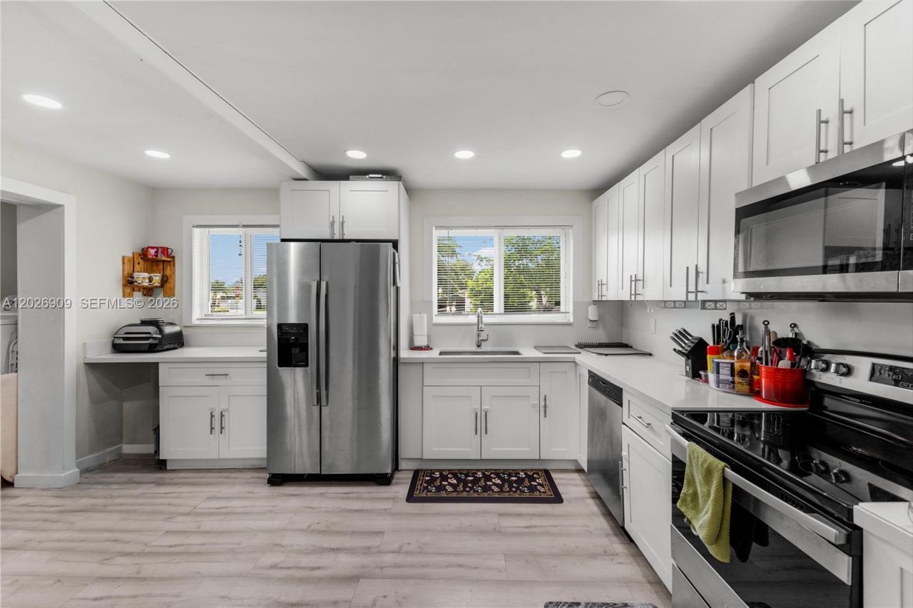 1870 SW 42nd Ter , Fort Lauderdale, FL 33317 Photo
