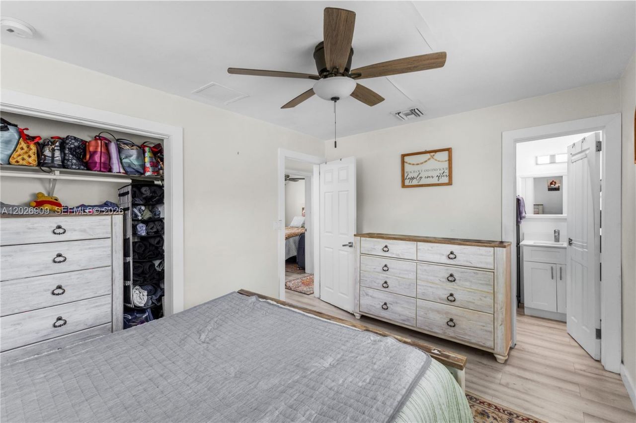 1870 SW 42nd Ter , Fort Lauderdale, FL 33317 Photo
