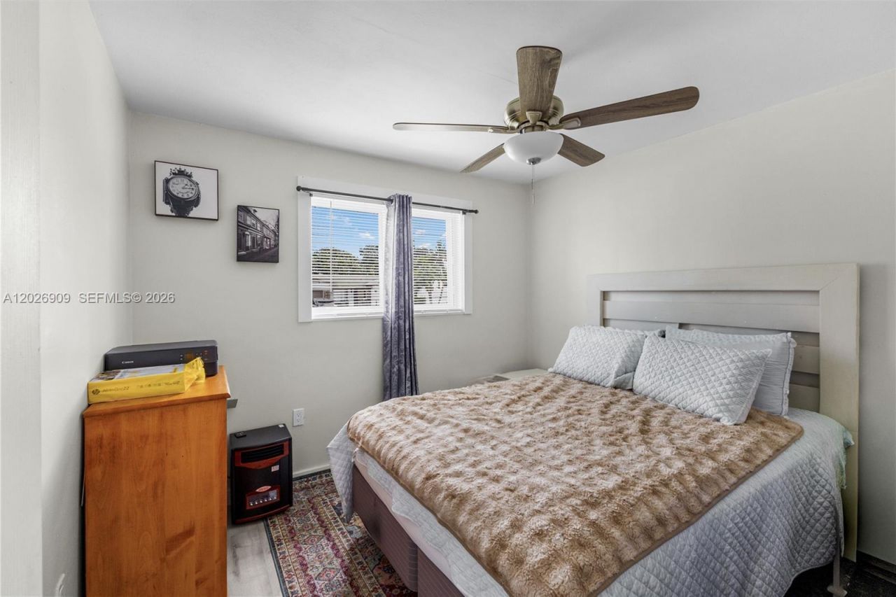 1870 SW 42nd Ter , Fort Lauderdale, FL 33317 Photo