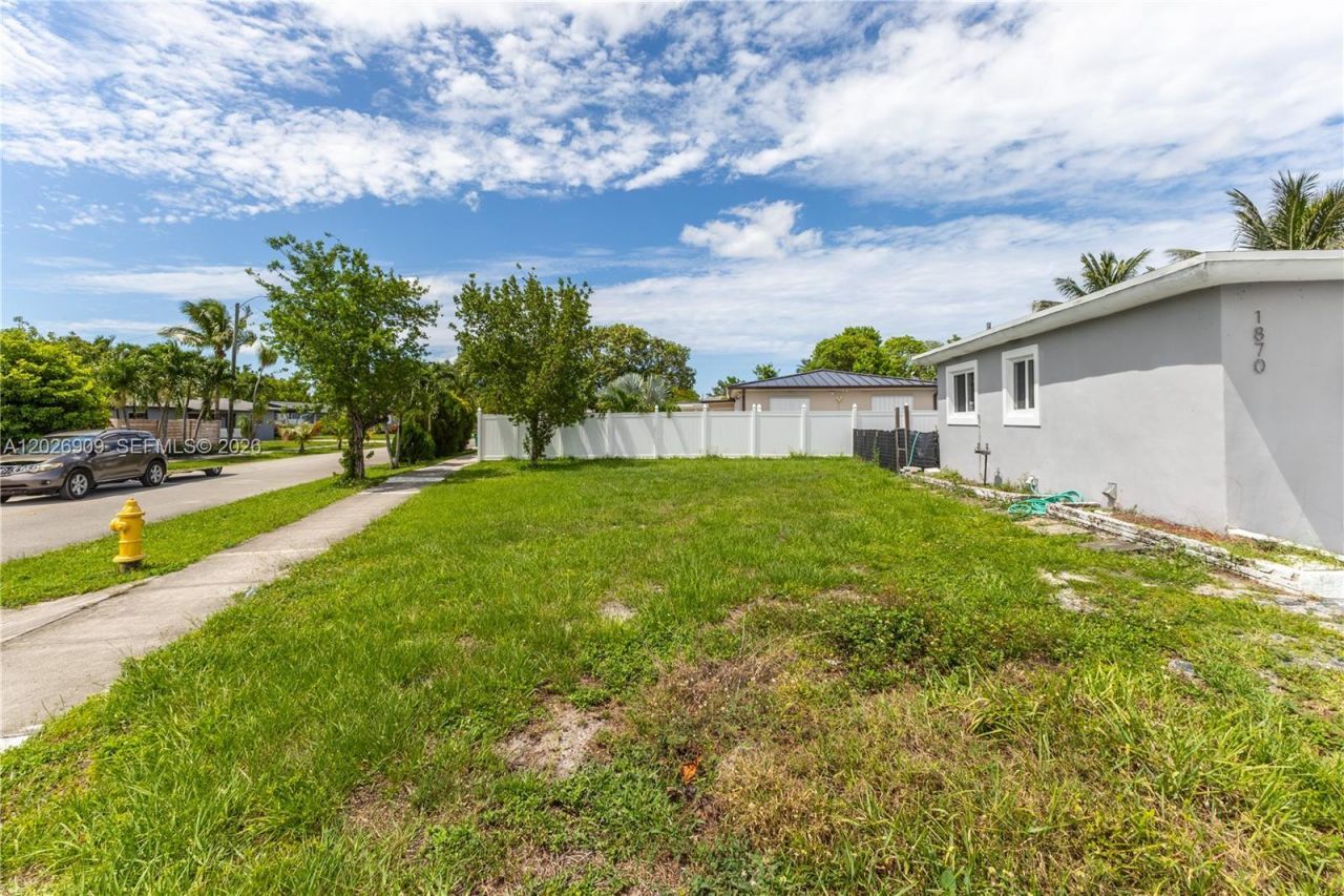 1870 SW 42nd Ter , Fort Lauderdale, FL 33317 Photo
