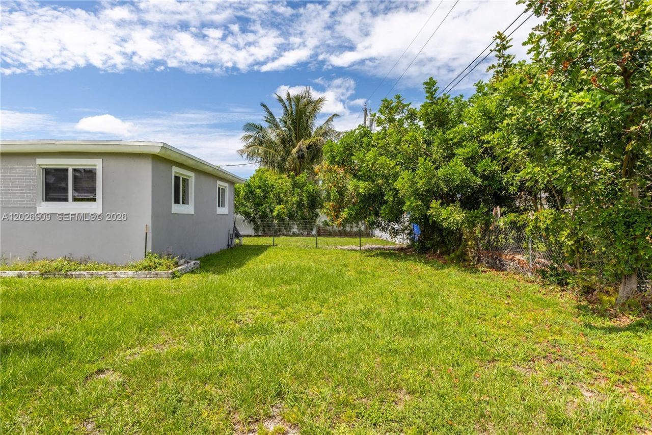 1870 SW 42nd Ter , Fort Lauderdale, FL 33317 Photo
