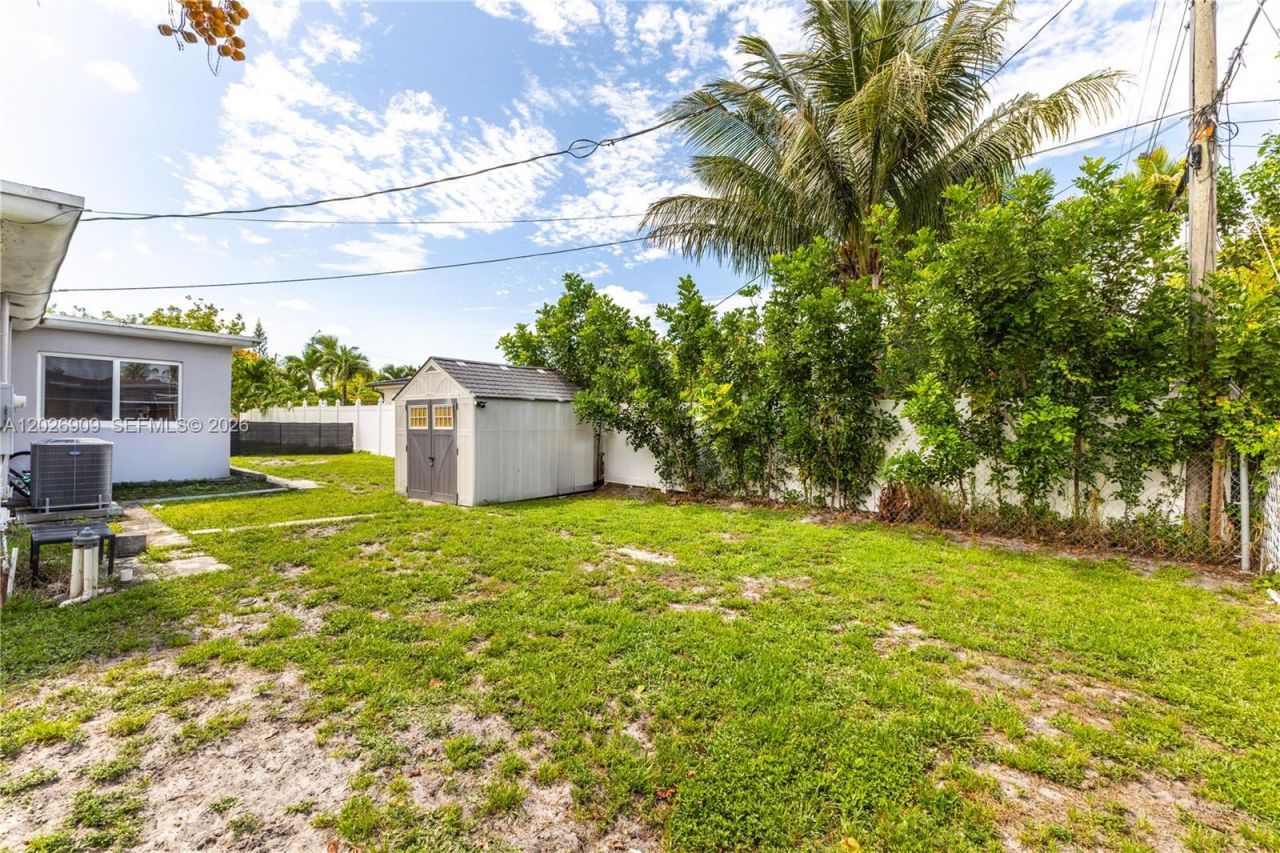1870 SW 42nd Ter , Fort Lauderdale, FL 33317 Photo