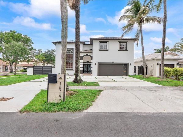 16732 NW 89th Pl , Miami Lakes, FL 33018