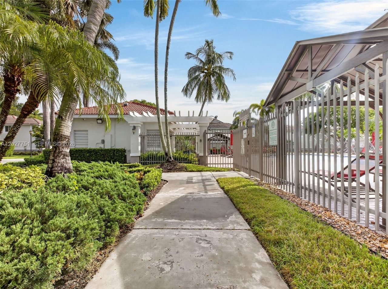 3677 San Simeon Cir, Unit 3677, Weston, FL 33331 Photo