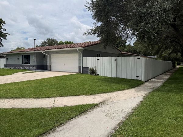 491 NW 45th Ter, Plantation, FL 33317