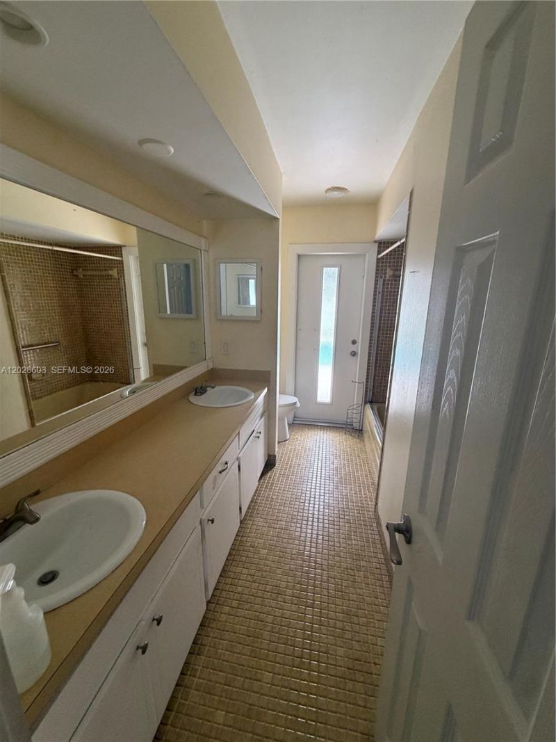 491 NW 45th Ter , Plantation, FL 33317 Photo