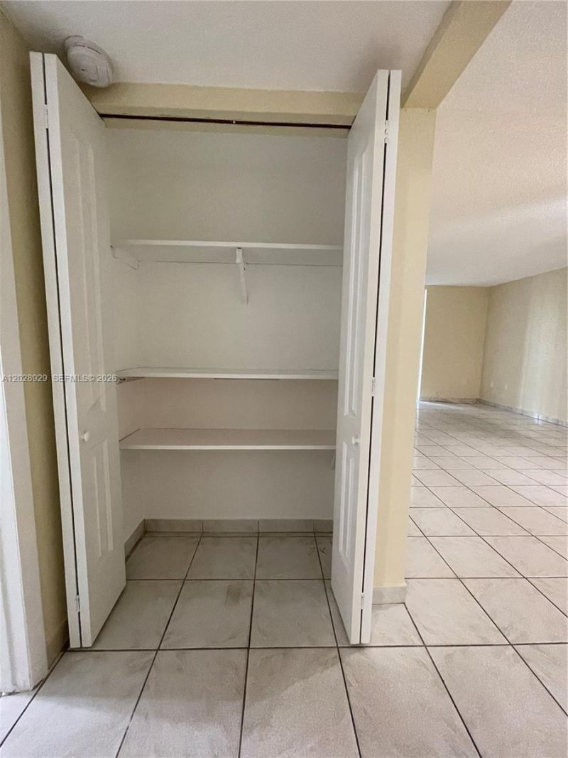 10090 NW 80th Ct , Unit 1123, Hialeah Gardens, FL 33016 Photo