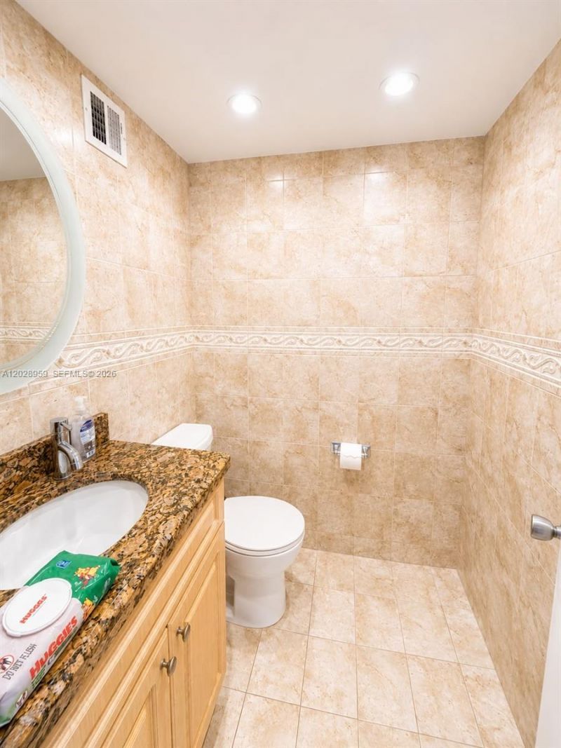 5005 Collins Ave , Unit 616, Miami Beach, FL 33140 Photo