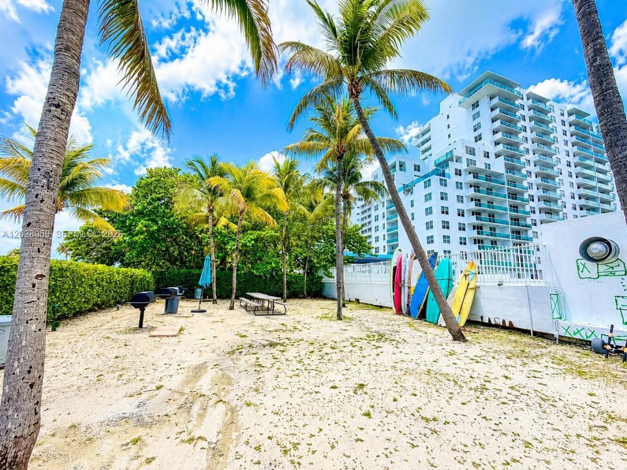 5005 Collins Ave , Unit 616, Miami Beach, FL 33140 Photo