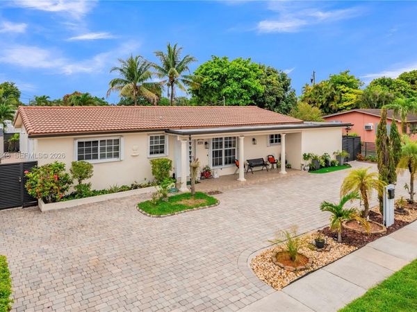 884 W 72nd Pl , Hialeah, FL 33014