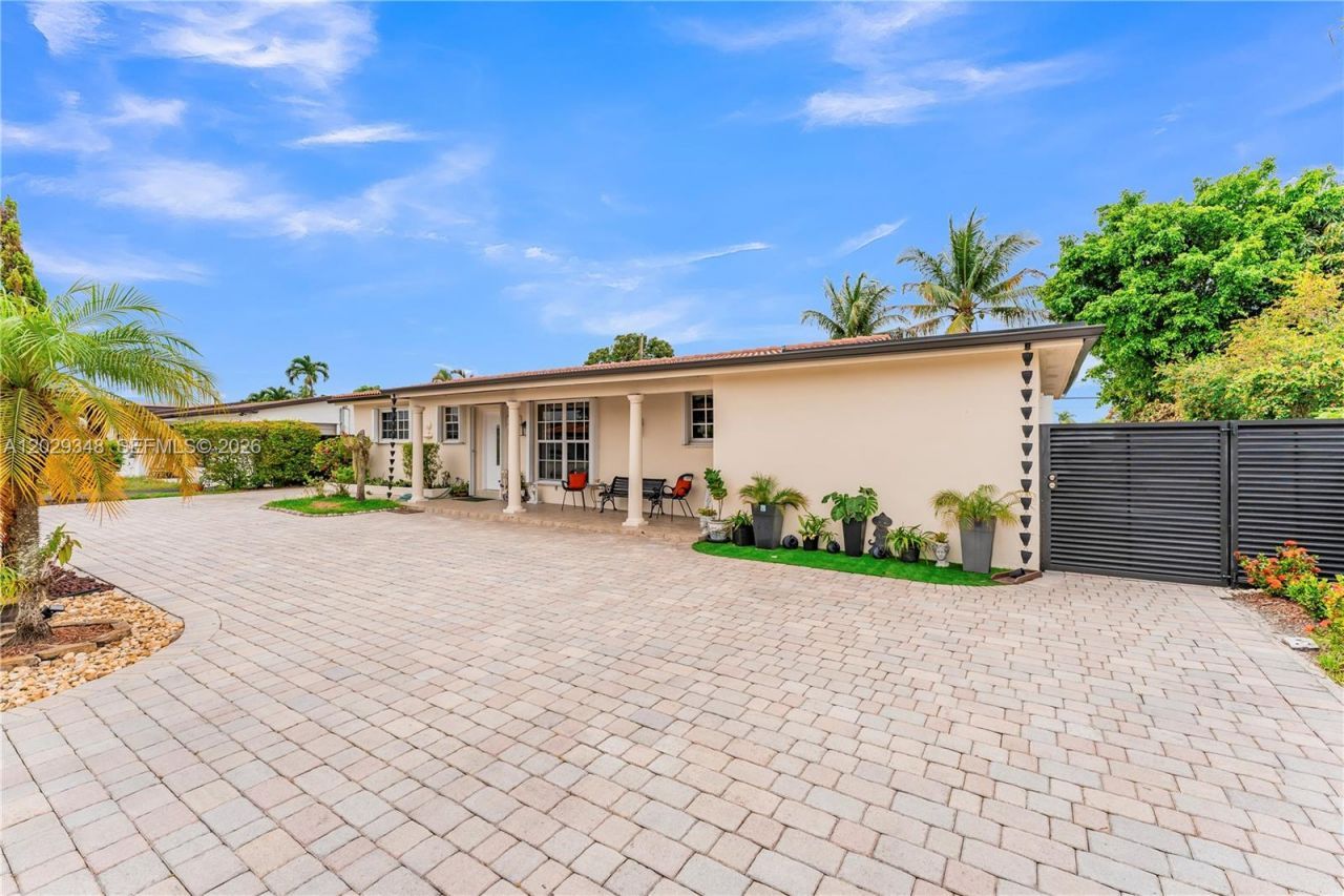 884 W 72nd Pl , Hialeah, FL 33014 Photo