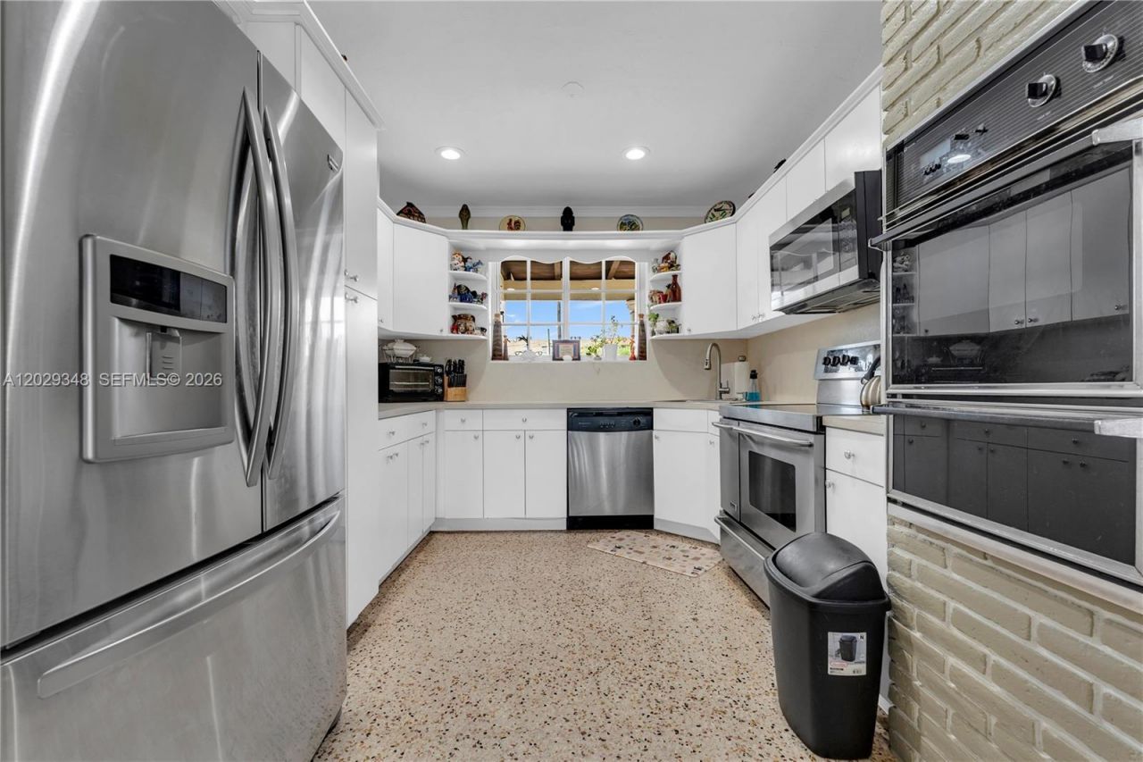 884 W 72nd Pl , Hialeah, FL 33014 Photo