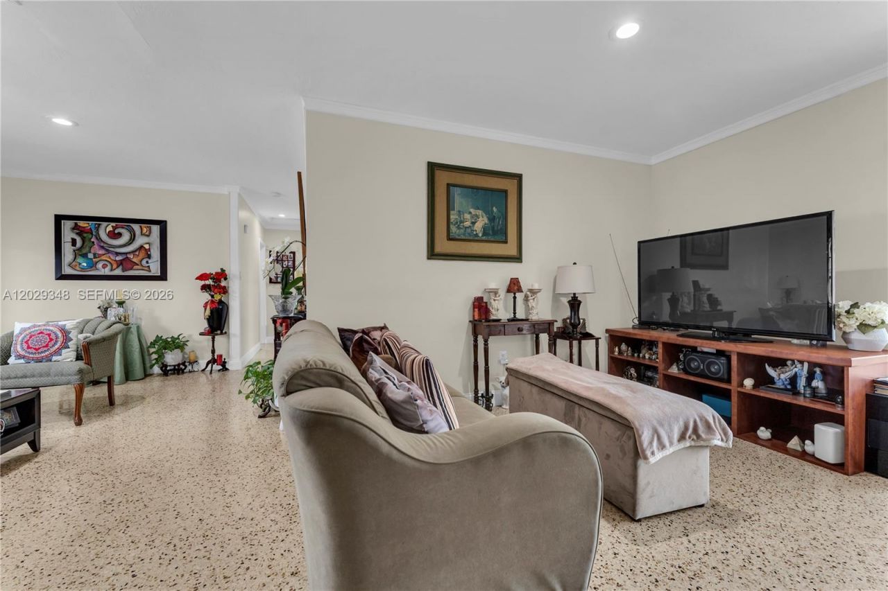 884 W 72nd Pl , Hialeah, FL 33014 Photo