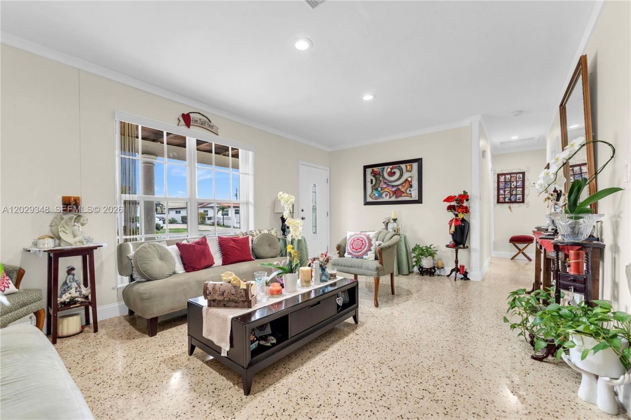 884 W 72nd Pl , Hialeah, FL 33014 Photo
