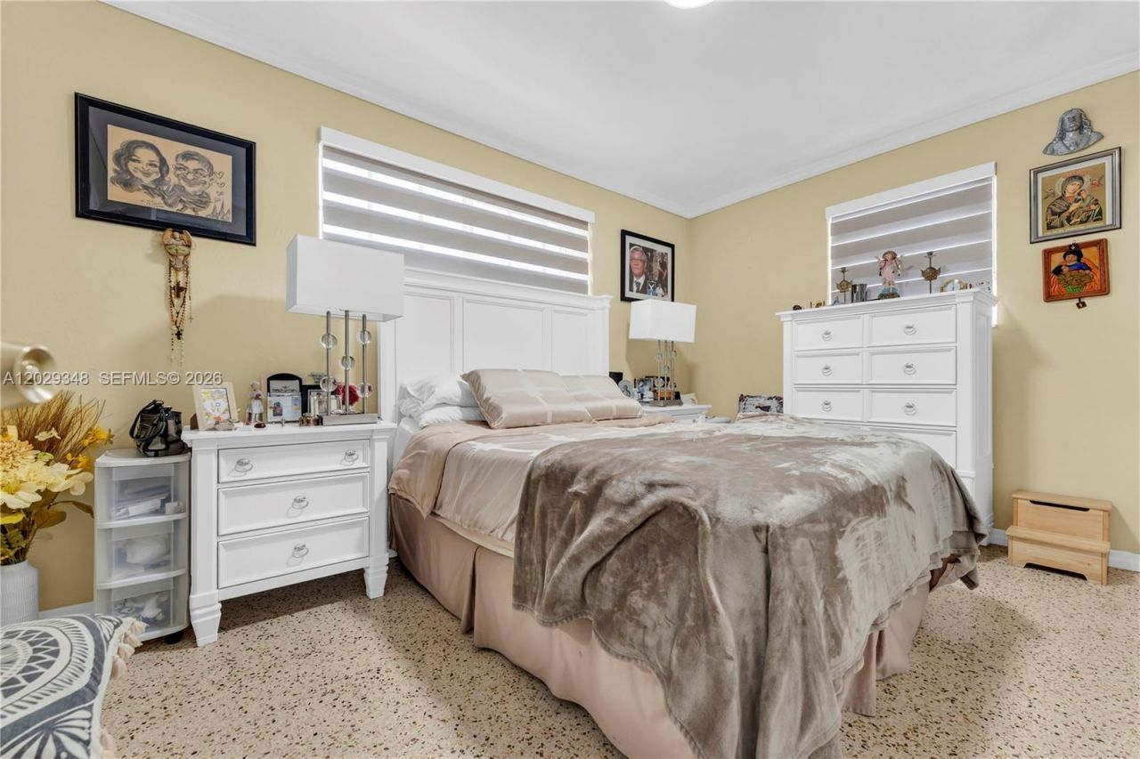 884 W 72nd Pl , Hialeah, FL 33014 Photo