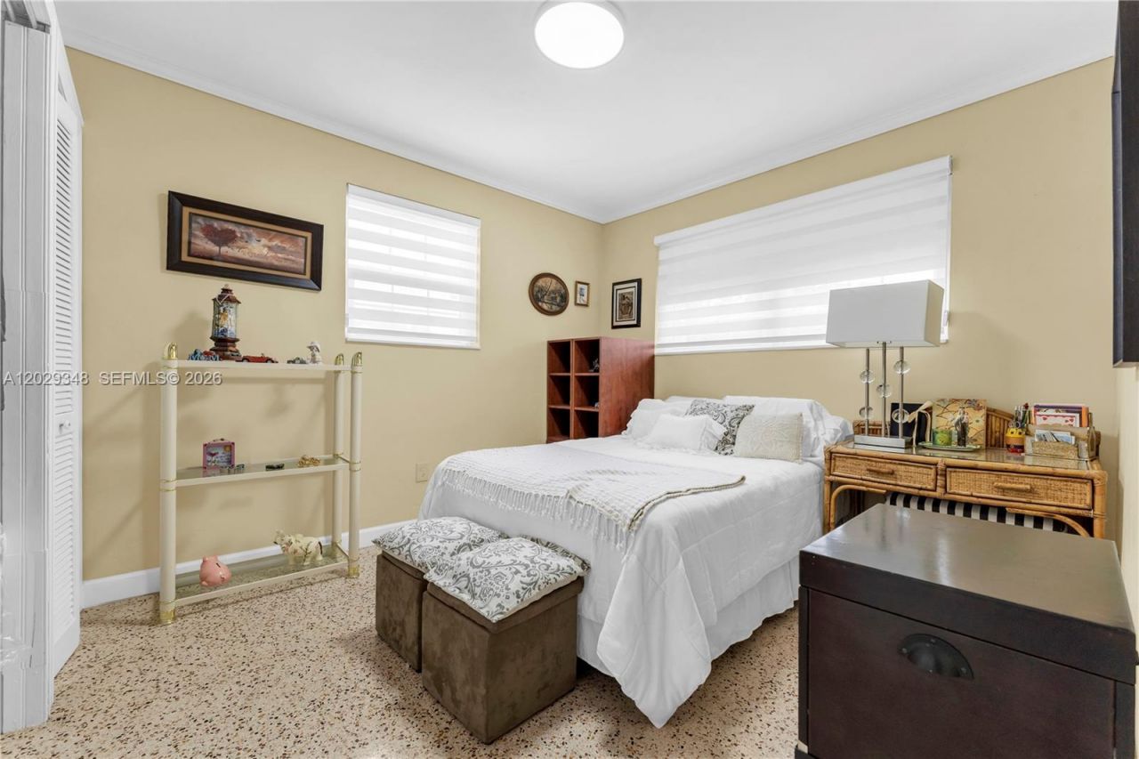 884 W 72nd Pl , Hialeah, FL 33014 Photo