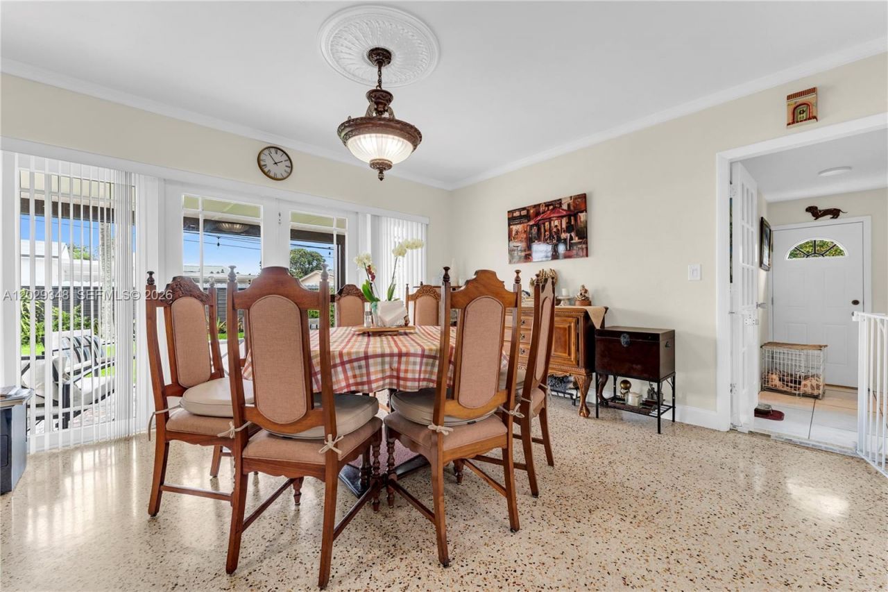 884 W 72nd Pl , Hialeah, FL 33014 Photo