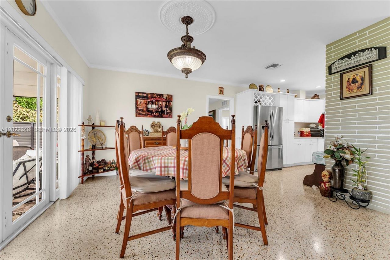 884 W 72nd Pl , Hialeah, FL 33014 Photo
