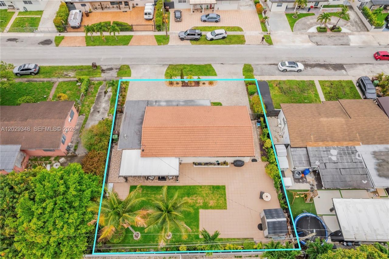 884 W 72nd Pl , Hialeah, FL 33014 Photo