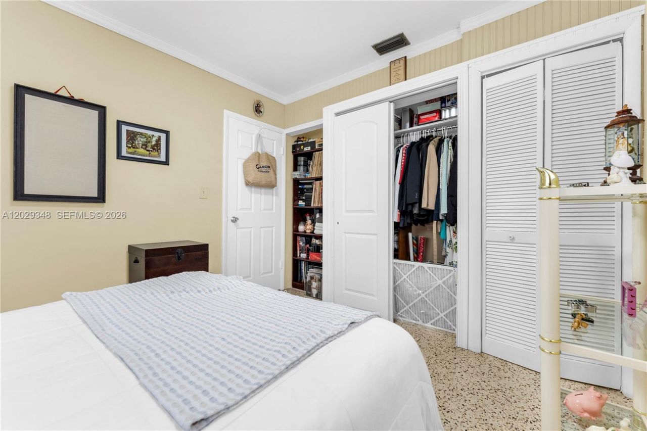 884 W 72nd Pl , Hialeah, FL 33014 Photo