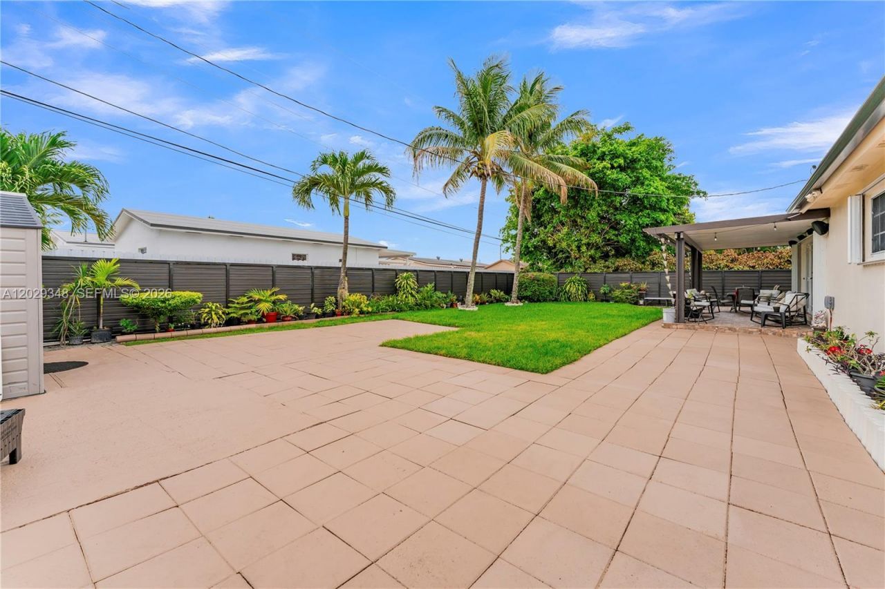 884 W 72nd Pl , Hialeah, FL 33014 Photo
